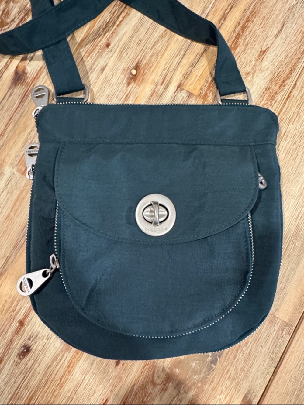 Baggallini Dark Green Crossbody Bag EUC - Picture 2 of 14